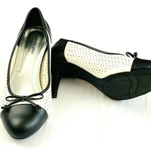 Comfort Plus by Predictions Women Shoes Sz 8 .5 W